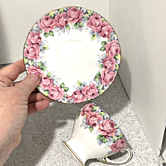 Royal Standard Rose Of Sharon Footed Tea Cup & Saucer Set Bone China England - Picture 5 of 10